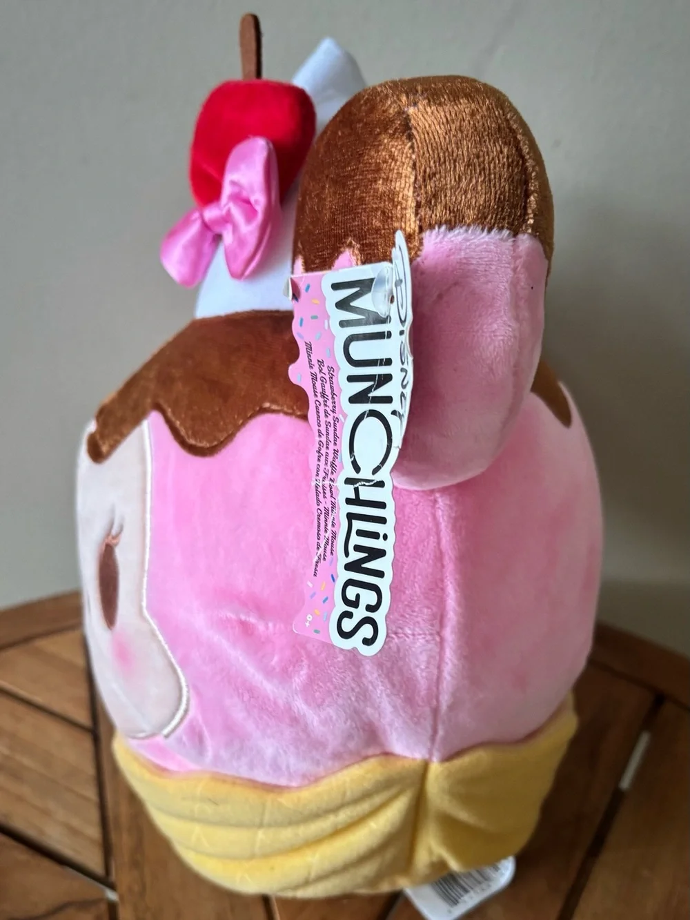 NWT Disney Munchlings Minnie Mouse Waffle Ice Cream Sundae Plush Stuffed Animal